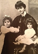 Alma Mahler (née Schindler) with her 2 daughters by Gustav Mahler Alma Mahler (née Schindler) with her 2 daughters by Gustav Mahler
